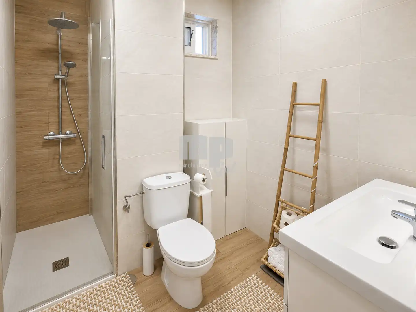 Bathroom of Flat for sale in Vigo   with Storage room