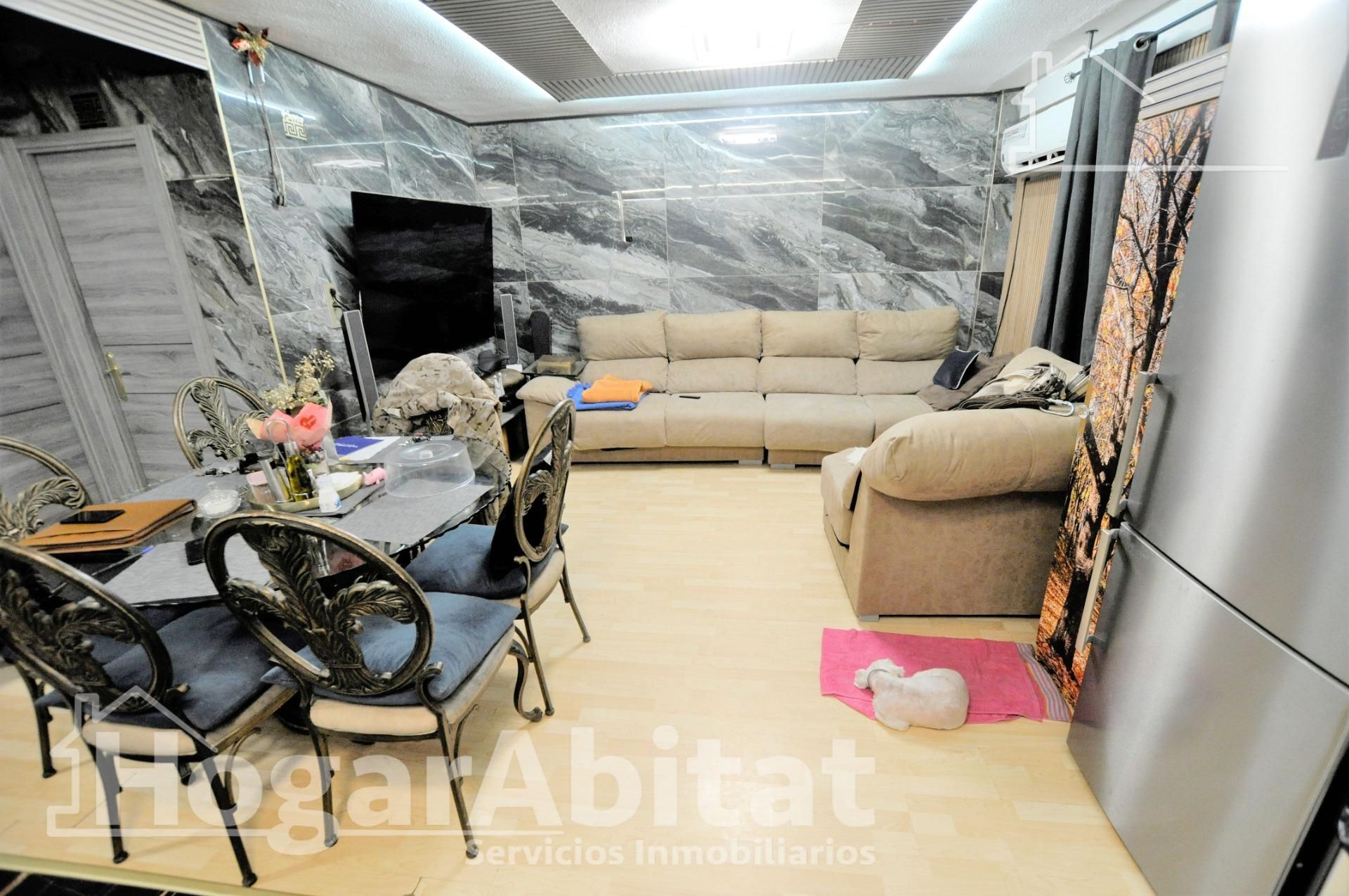 Living room of Flat for sale in Xirivella  with Air Conditioner and Parquet flooring