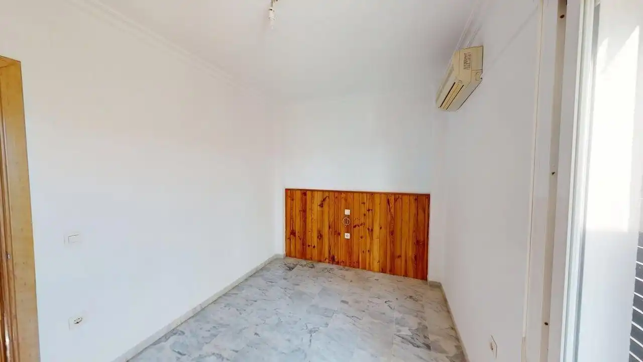Habitación de Casa adosada en venta en Bollullos de la Mitación con Aire acondicionado, Terraza y Piscina