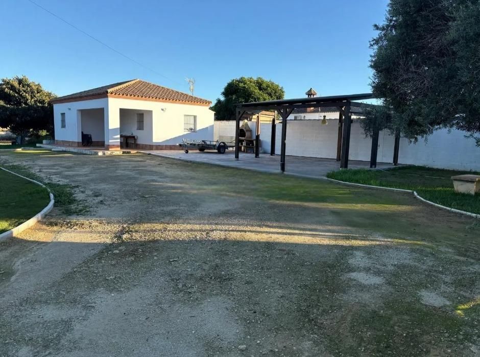 Vista exterior de Finca rústica en venda en Chiclana de la Frontera amb Jardí privat, Parquet i Terrassa