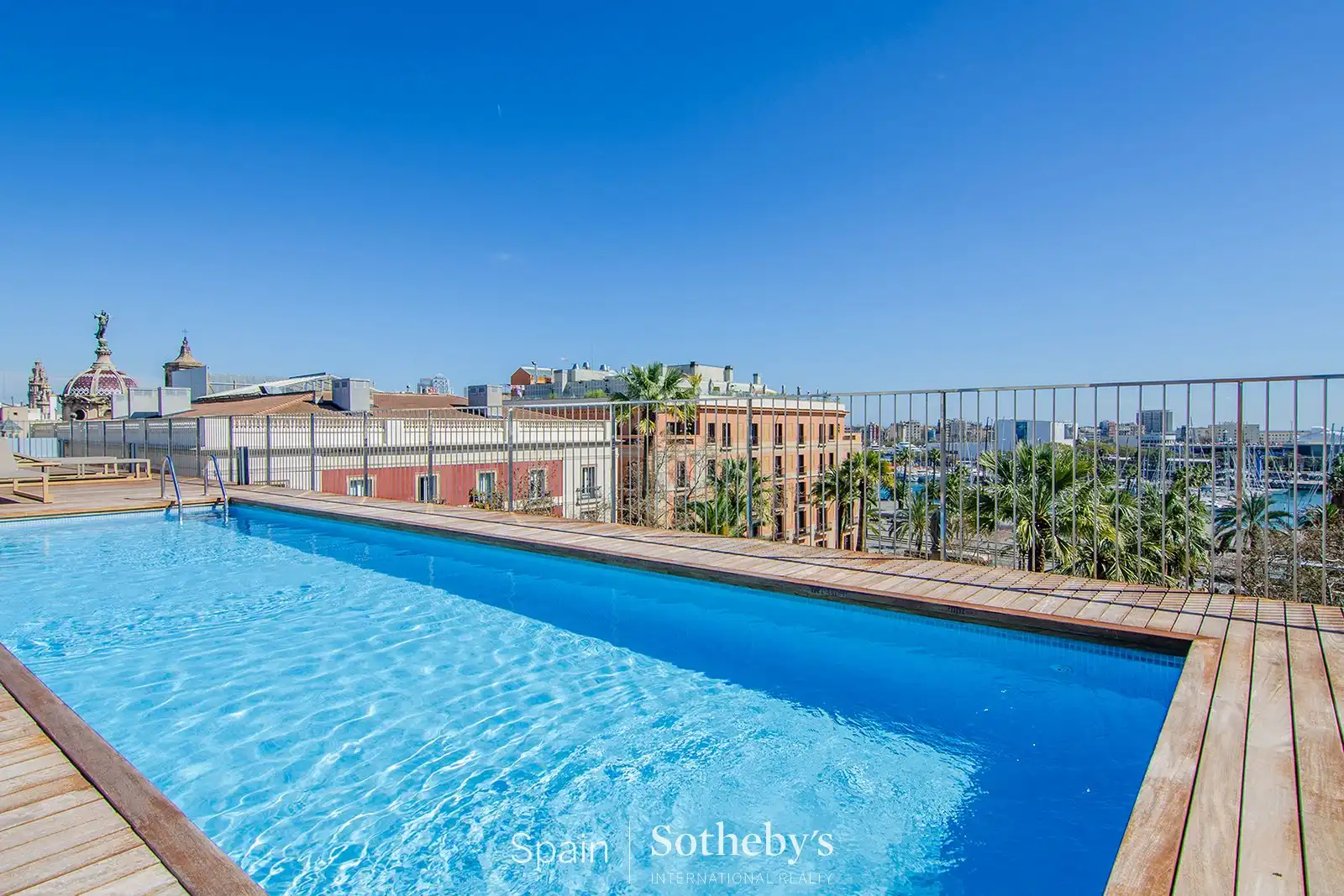 Piscina de Apartamento en venta en Barcelona con Aire acondicionado, Calefacción y Terraza