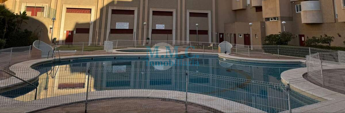 Swimming pool of Flat to rent in Roquetas de Mar  with Air Conditioner, Terrace and Furnished