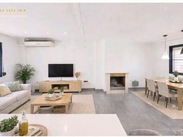 Casa a schiera con piscina in vendita a CALLE ALFONSO DE LA TORRE MARÍN 12