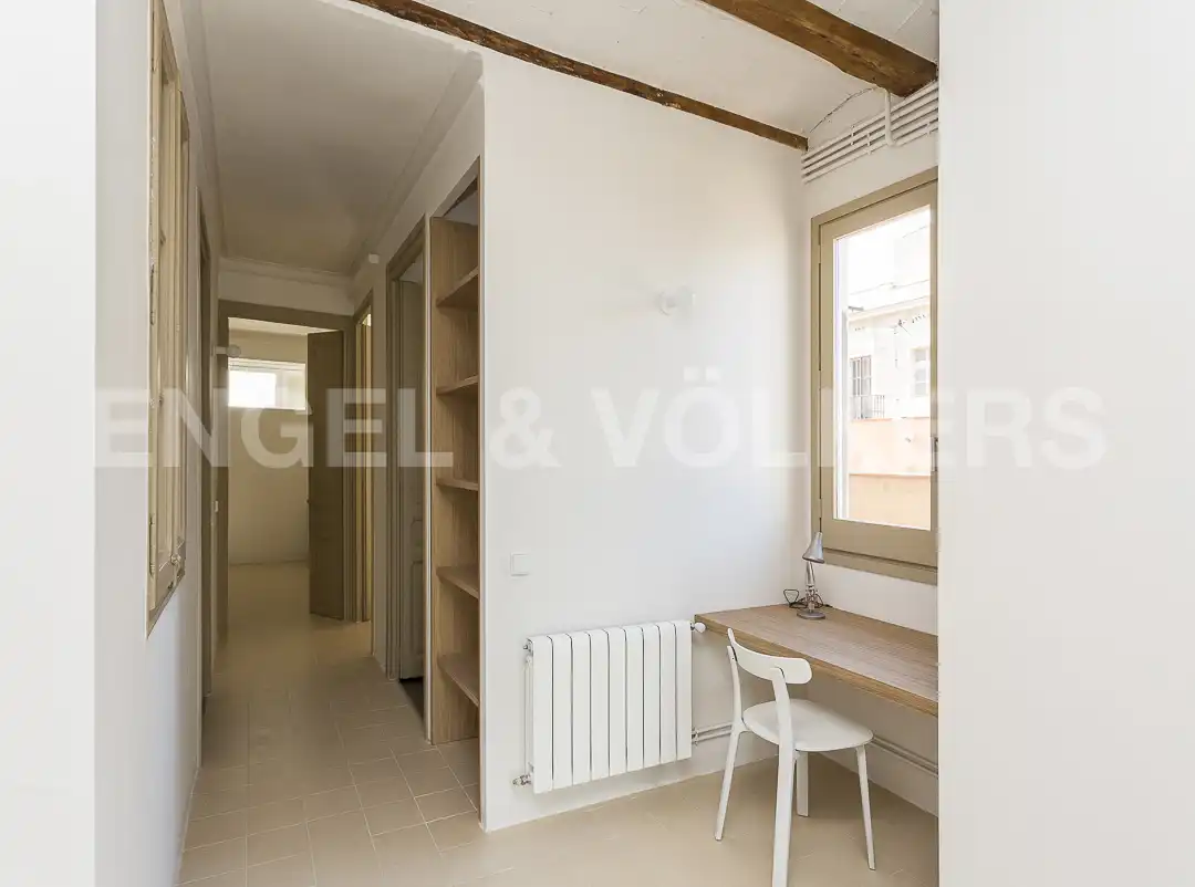 Bedroom of Flat for sale in Barcelona  with Air Conditioner, Heating and Balcony