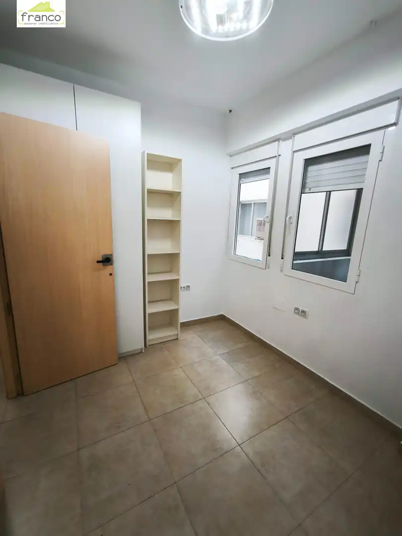 Schlafzimmer von Wohnung zur Miete in Murcia mit Möbliert