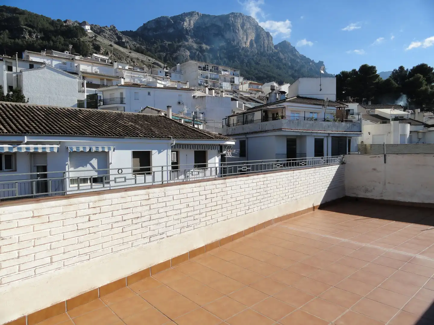 Vista exterior de Piso en venta en Cazorla con Aire acondicionado, Terraza y Trastero