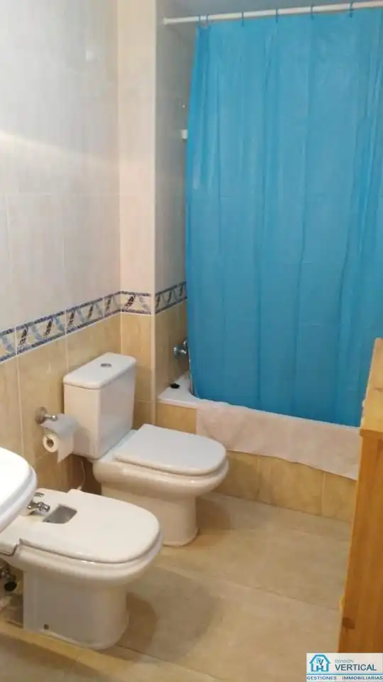 Baño de Piso de alquiler en Chilches / Xilxes con Aire acondicionado, Terraza y Amueblado