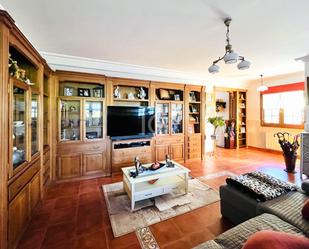 Sala d'estar de Casa o xalet en venda en Berango amb Calefacció, Terrassa i Traster