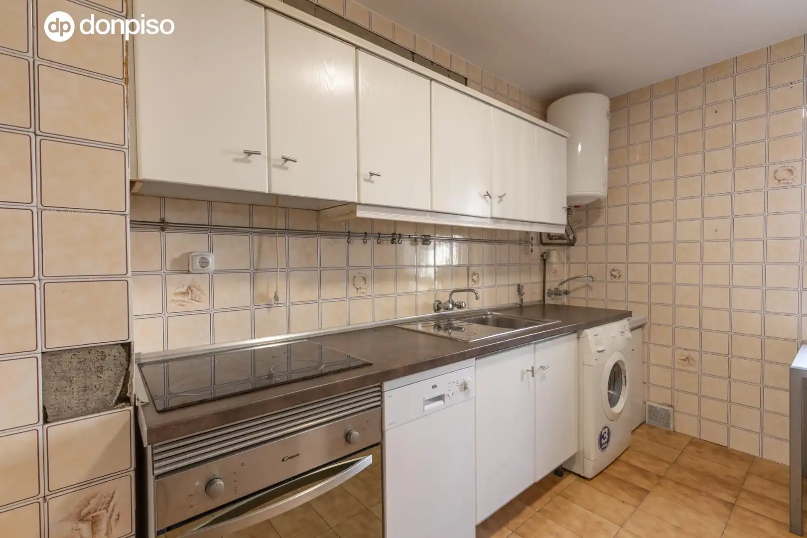 Cocina de Piso en venta en Granada con Aire acondicionado