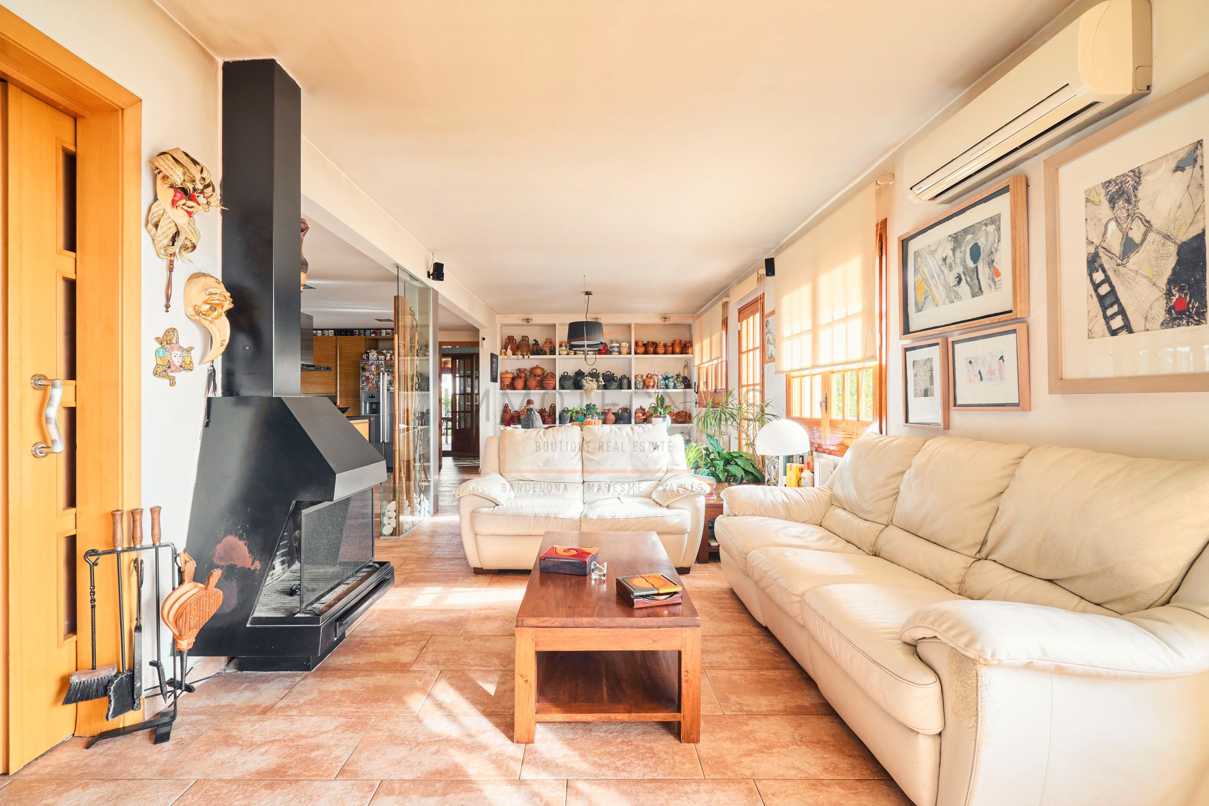 Sala d'estar de Casa o xalet en venda en Les Franqueses del Vallès amb Aire condicionat, Calefacció i Jardí privat