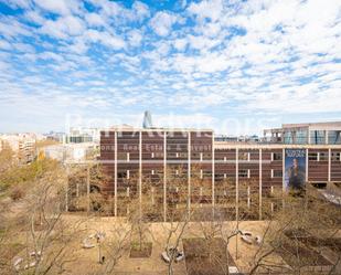 Vista exterior de Àtic en venda en  Barcelona Capital amb Aire condicionat i Calefacció
