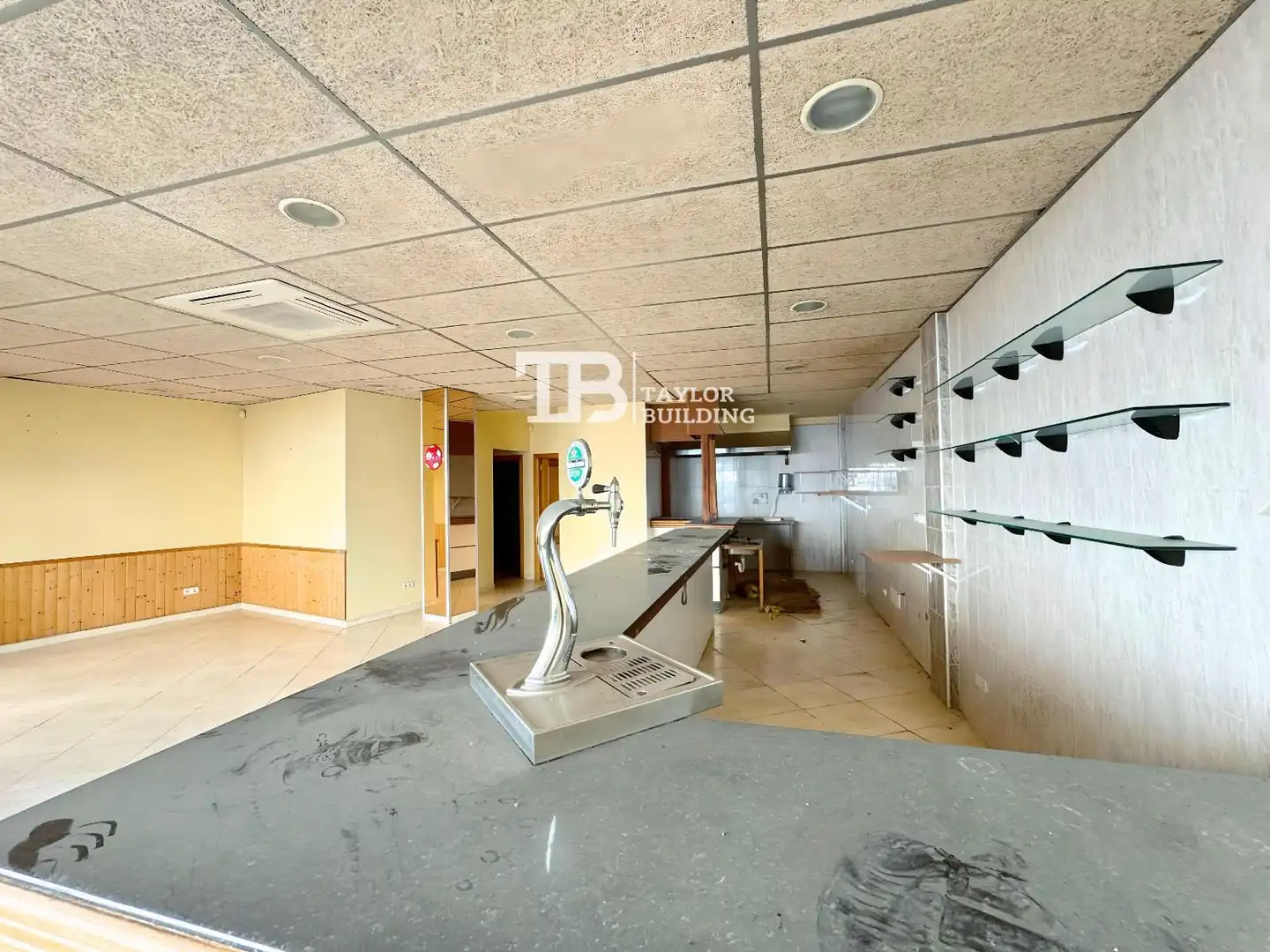 Local en venda en Andratx amb Aire condicionat, Parquet i Alarma