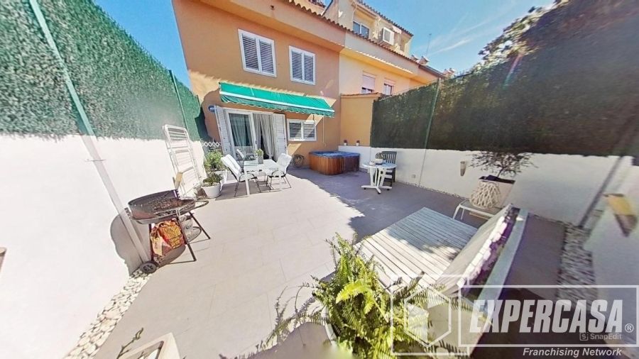 Exterior view of House or chalet for sale in Paterna  with Heating, Terrace and Storage room