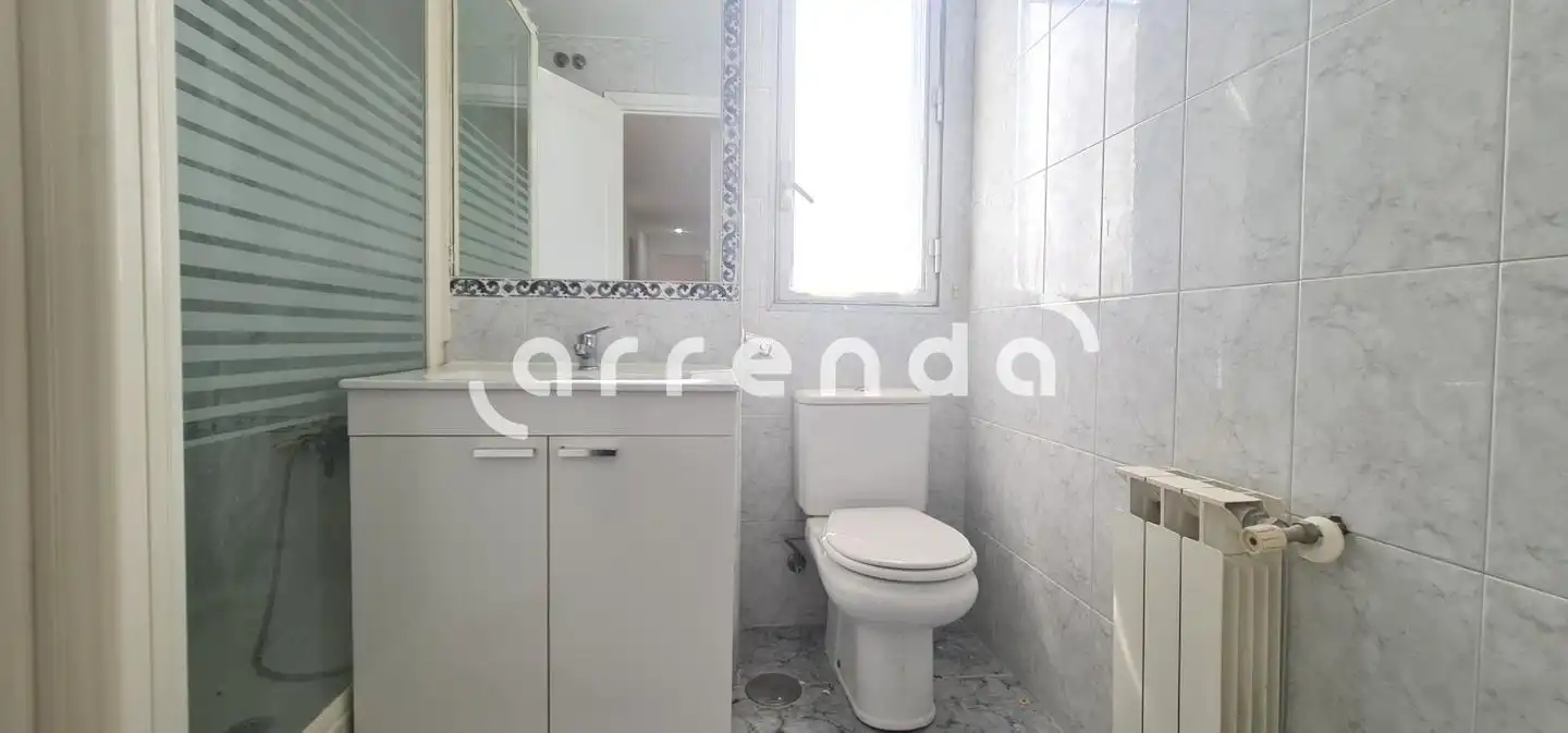 Badezimmer von Wohnung zur Miete in Madrid mit Terrasse und Gemeinschaftspool