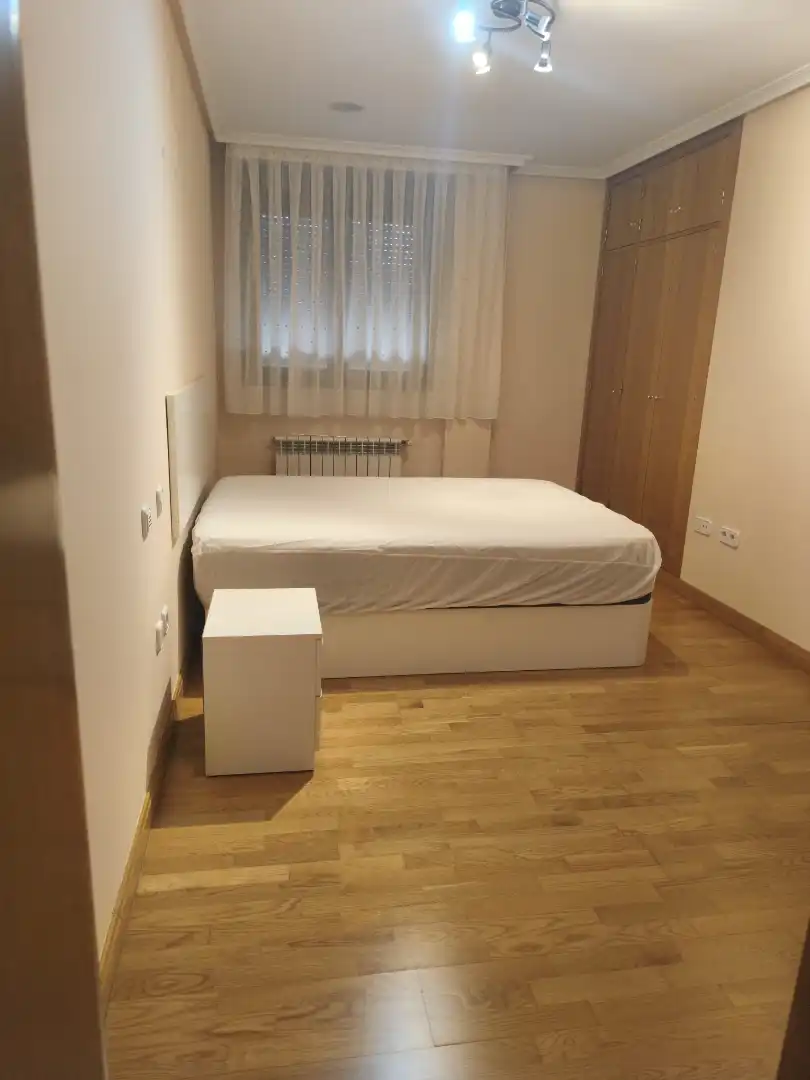 Bedroom of Flat for rent in Cuenca  with Air Conditioner, Heating and Parquet flooring