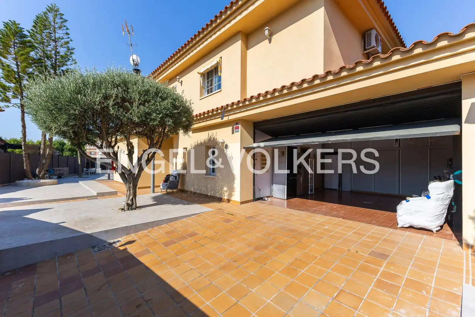 Vista exterior de Casa o chalet de alquiler en Cabrils con Aire acondicionado, Calefacción y Jardín privado