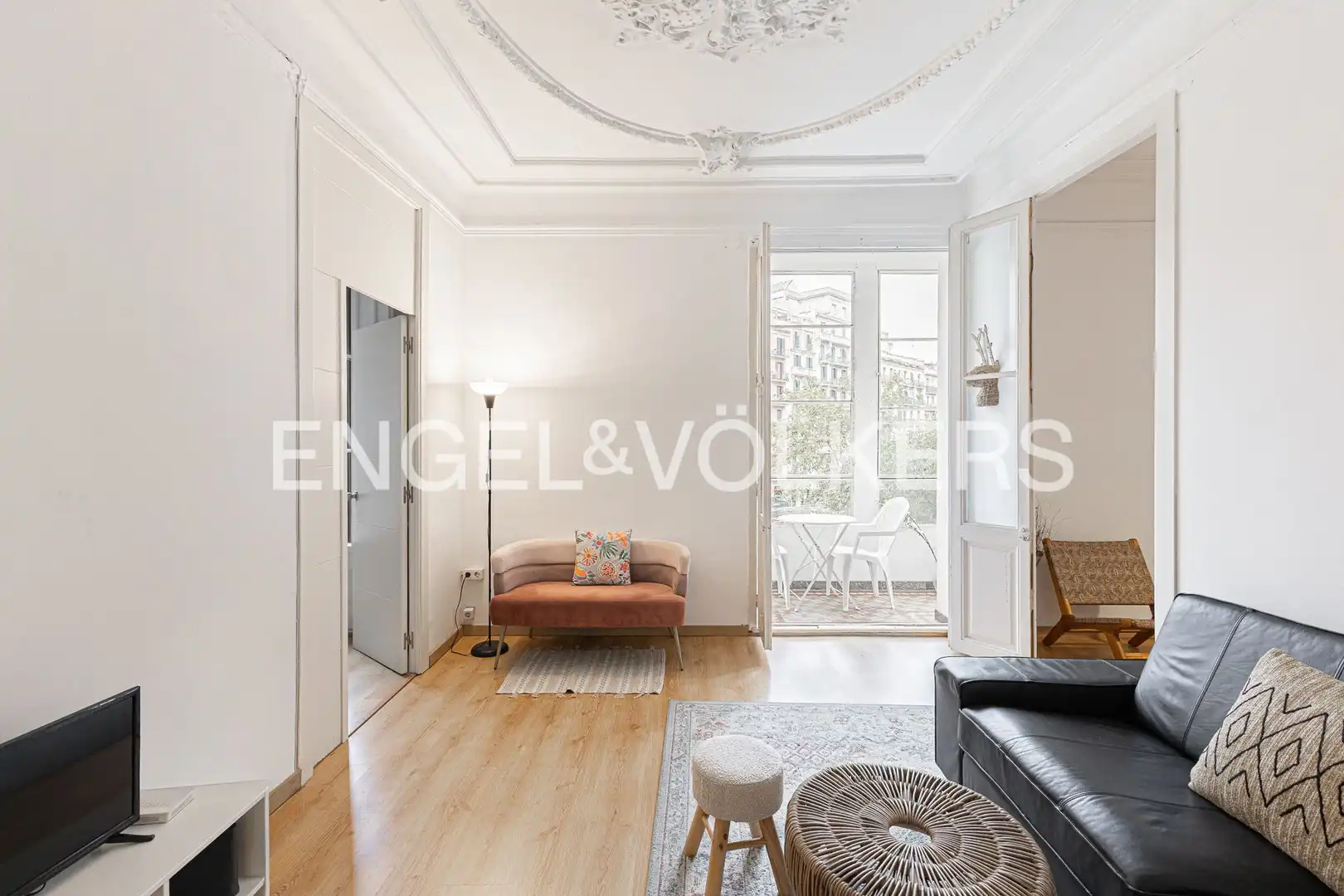 Vista exterior de Piso en venta en Eixample