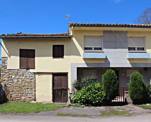 Vista exterior de Casa o xalet en venda en Villaviciosa amb Traster i Piscina