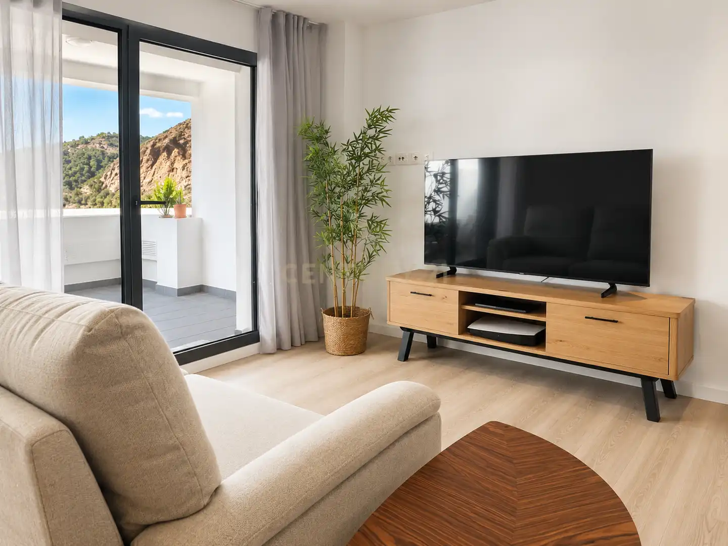 Wohnzimmer von Wohnungen zur Miete in Benalmádena mit Klimaanlage, Waschmaschine und Gemeinschaftspool