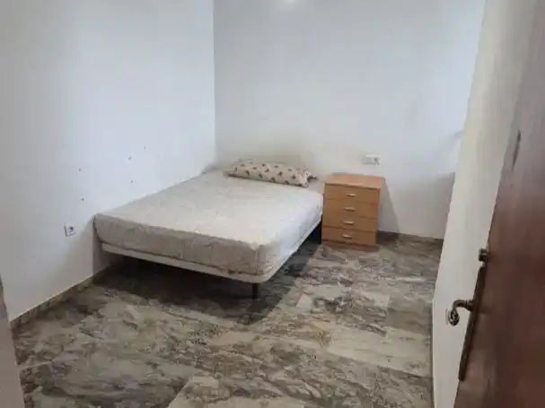 Dormitori de Pis en venda en Salamanca amb Piscina, Moblat i Balcó