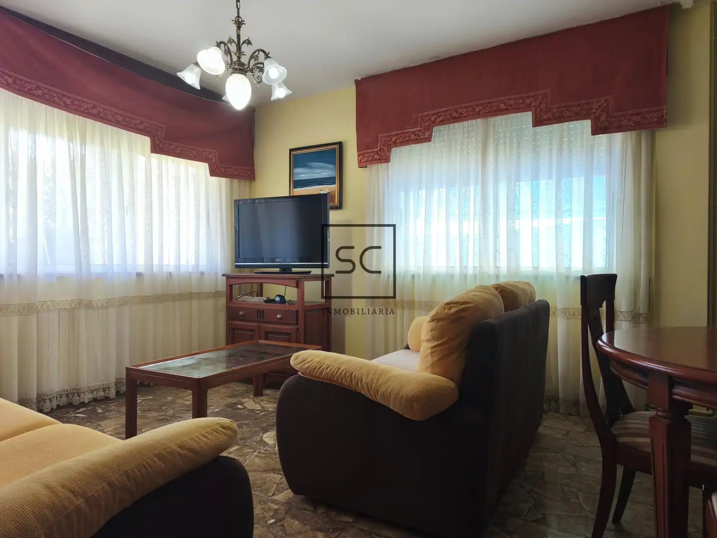 Sala d'estar de Casa o xalet en venda en Ferrol amb Calefacció, Jardí privat i Traster
