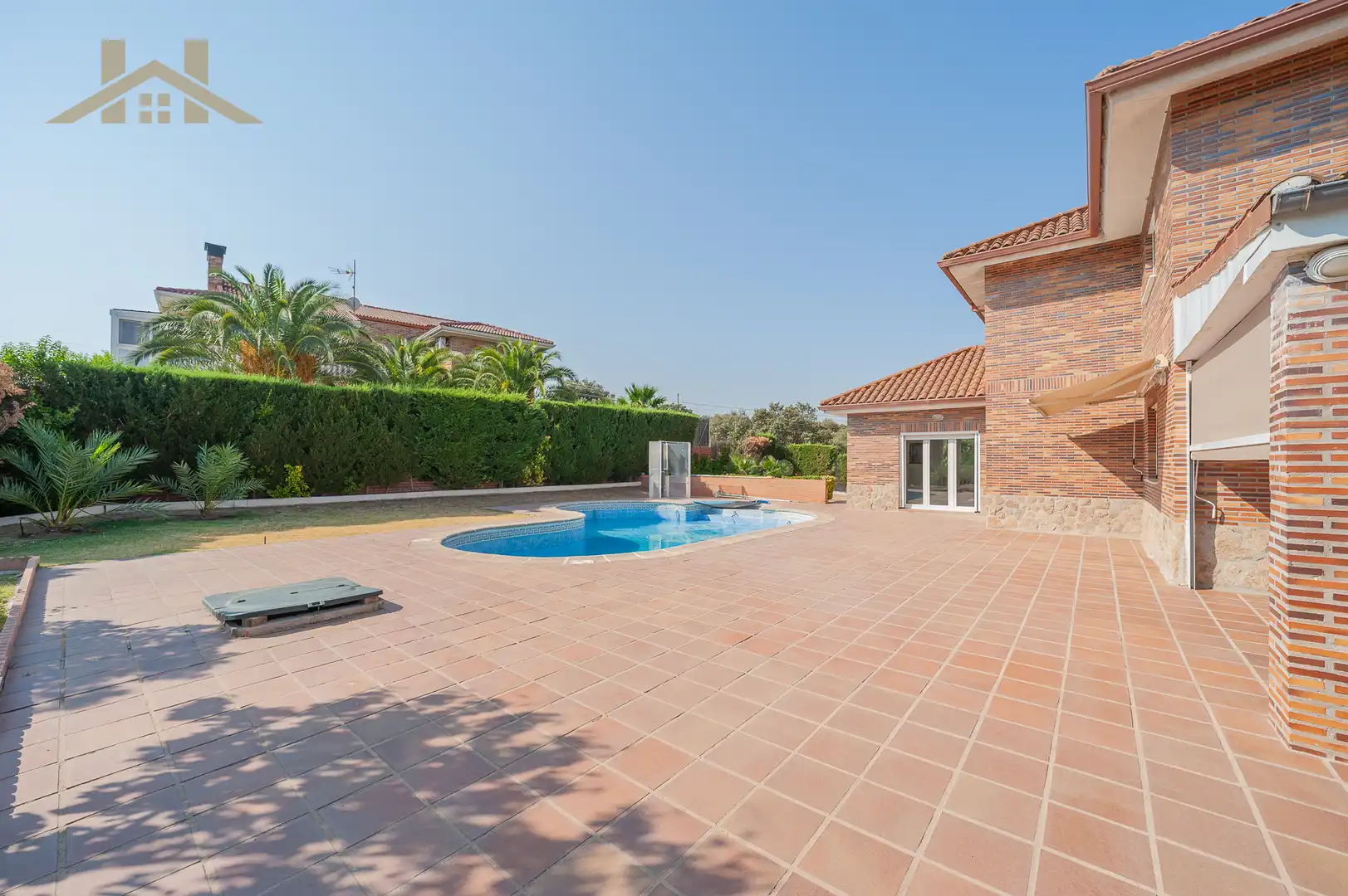 Piscina de Casa o xalet en venda en Arroyomolinos (Madrid) amb Aire condicionat, Calefacció i Jardí privat