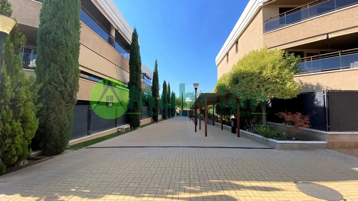 Piso de alquiler en Las Rozas de Madrid con Aire acondicionado, Calefacción y Terraza