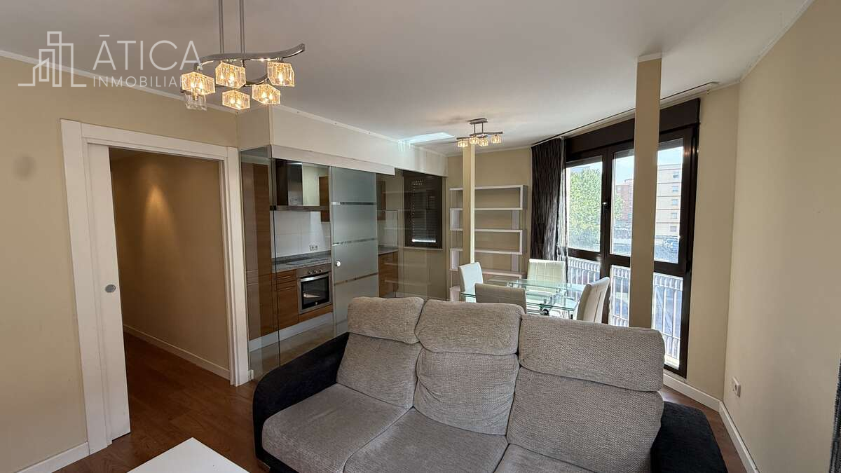 Sala d'estar de Pis en venda en Salamanca Capital amb Calefacció, Traster i Moblat