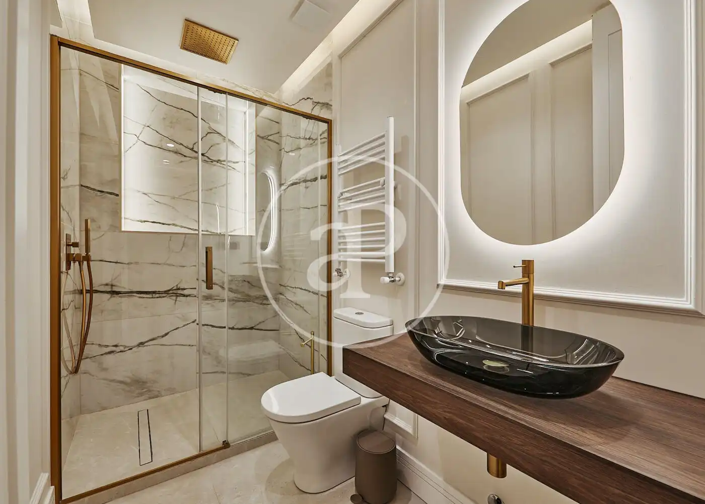 Bathroom of Flat for sale in Madrid  with Air Conditioner, Heating and Furnished