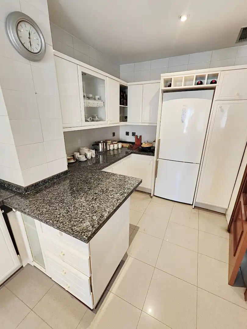 Kitchen of Flat for sale in Sevilla  with Air Conditioner, Terrace and Community pool