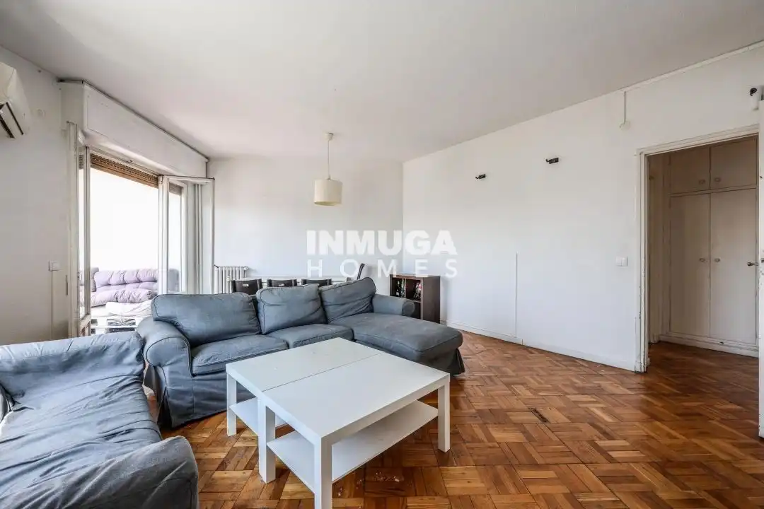 Sala de estar de Piso en venta en  Madrid Capital con Aire acondicionado, Terraza y Alarma