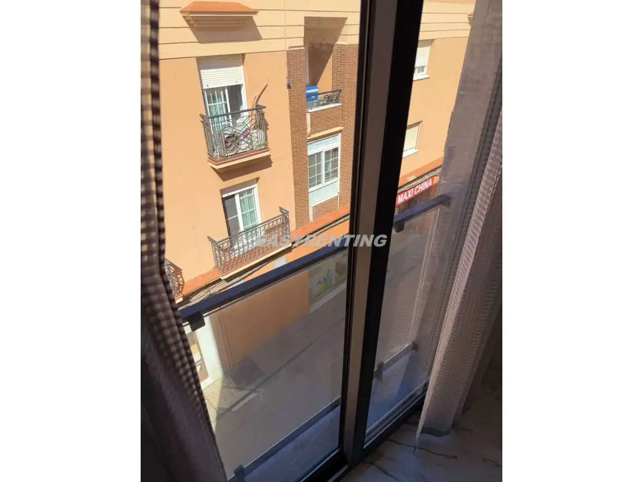 Terrasse von Wohnungen zur Miete in La Línea de la Concepción mit Terrasse, Möbliert und Balkon