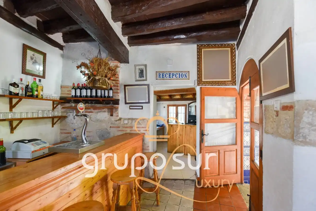 Country homes for sale in Olmedo  with Heating, Private garden and Parquet flooring