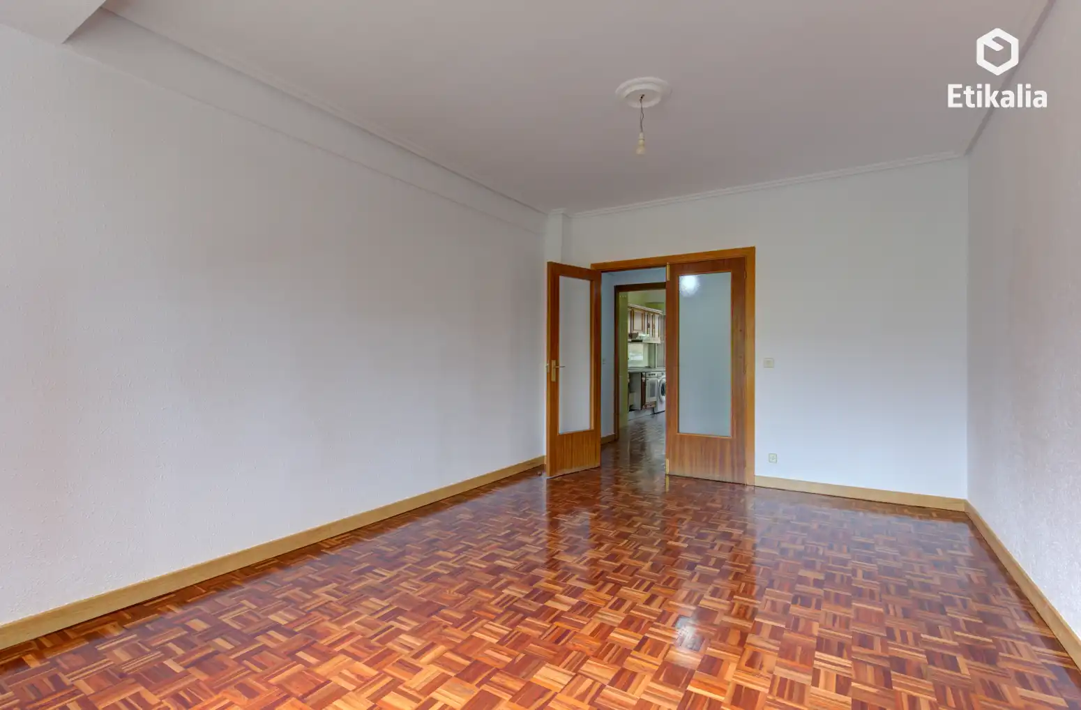 Habitación de Piso en venta en Vitoria - Gasteiz con Calefacción, Terraza y Trastero