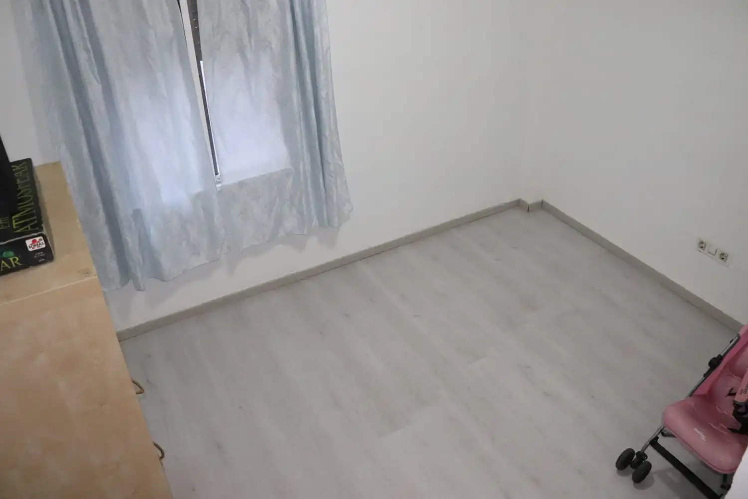 Habitación de Piso de alquiler en San Juan de Aznalfarache con Aire acondicionado y Amueblado