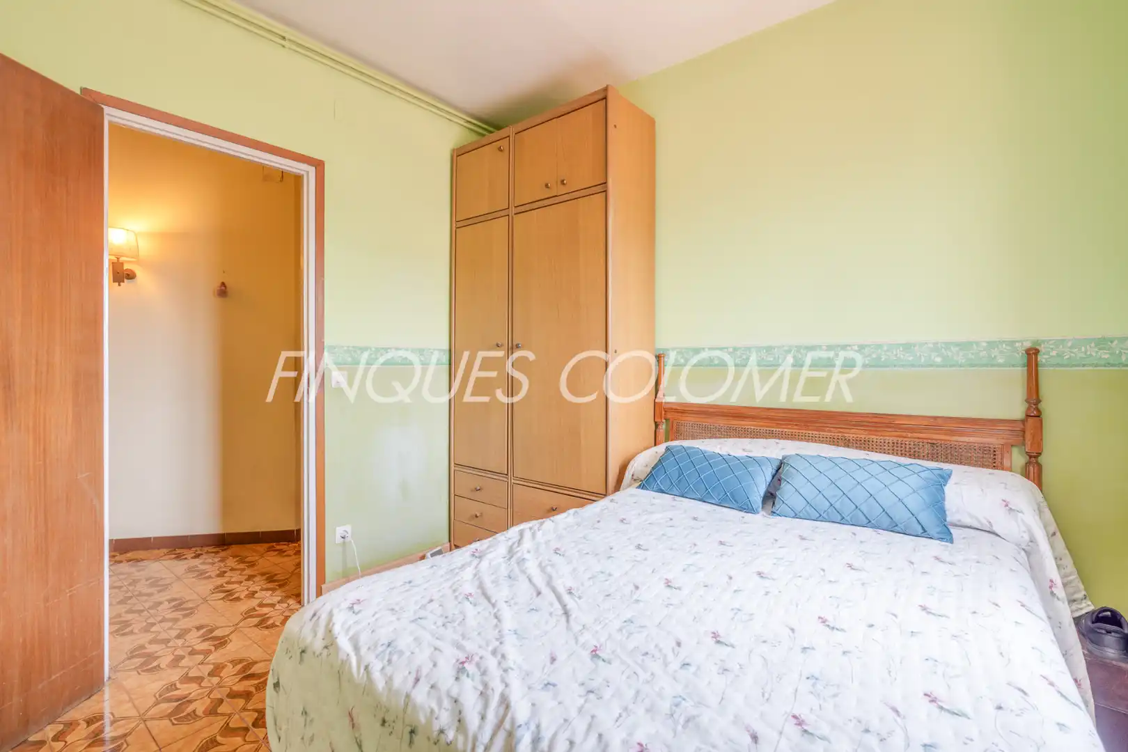 Habitación de Ático en venta en Rubí con Calefacción, Terraza y Horno