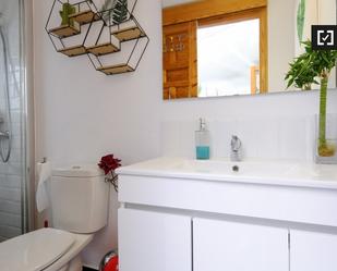 Bathroom of Flat to rent in  Madrid Capital  with Air Conditioner, Heating and Furnished