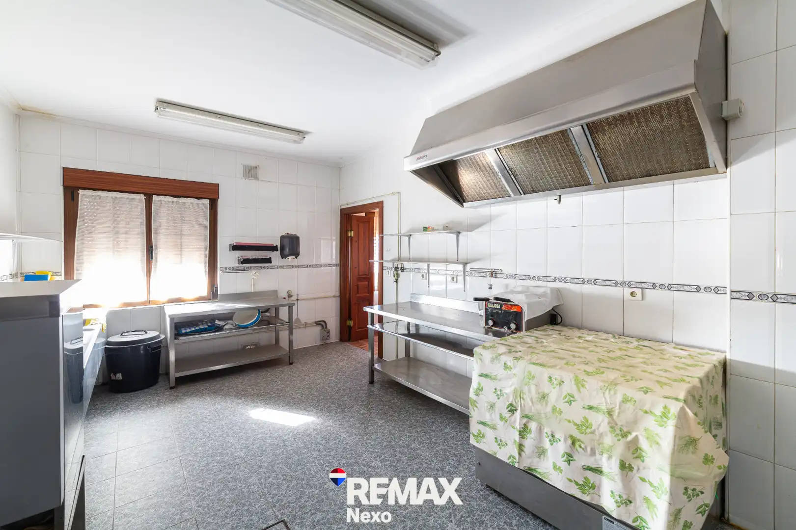 Kitchen of Buildings for sale in San Llorente