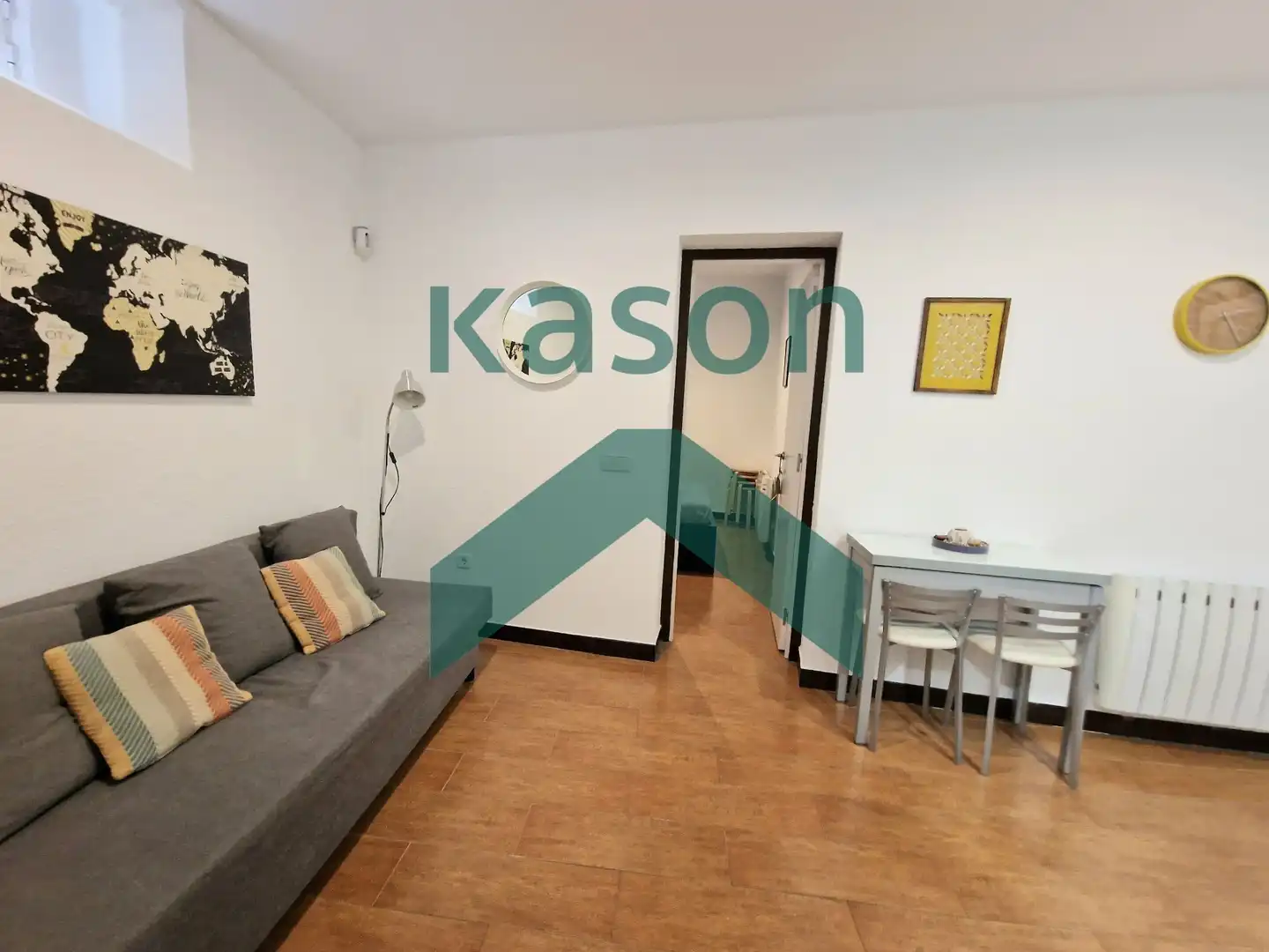 Dormitori de Apartament de lloguer en Madrid amb Calefacció i Moblat
