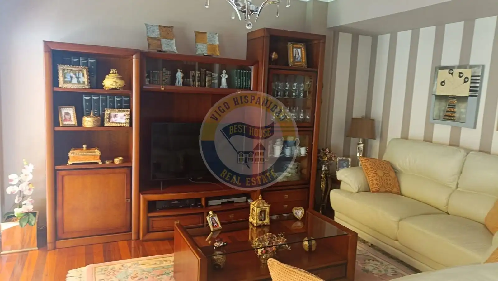 Sala de estar de Casa adosada en venta en Vigo  con Calefacción, Terraza y Trastero
