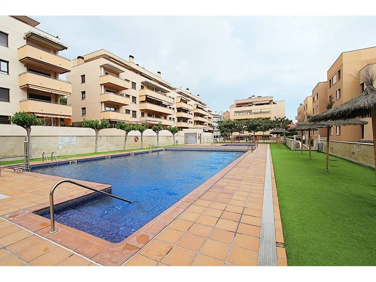 Piscina de Piso en venta en Lloret de Mar con Aire acondicionado, Calefacción y Terraza