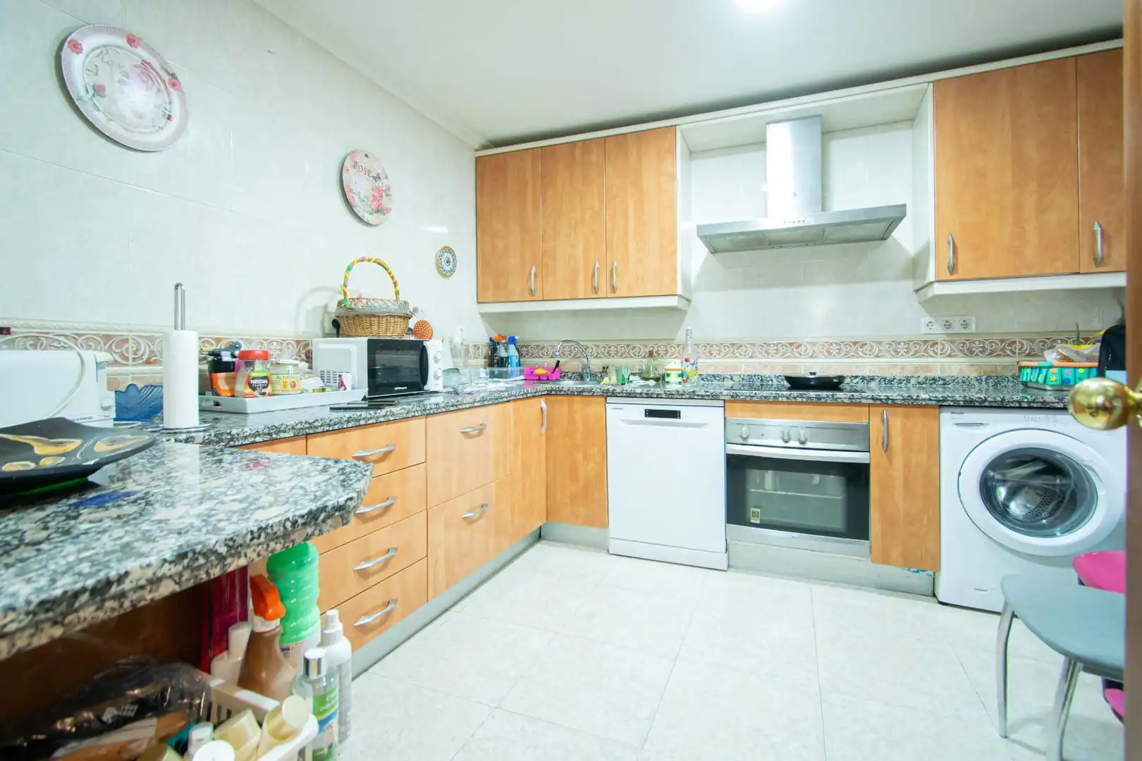 Kitchen of Flat for sale in Sevilla  with Air Conditioner and Terrace
