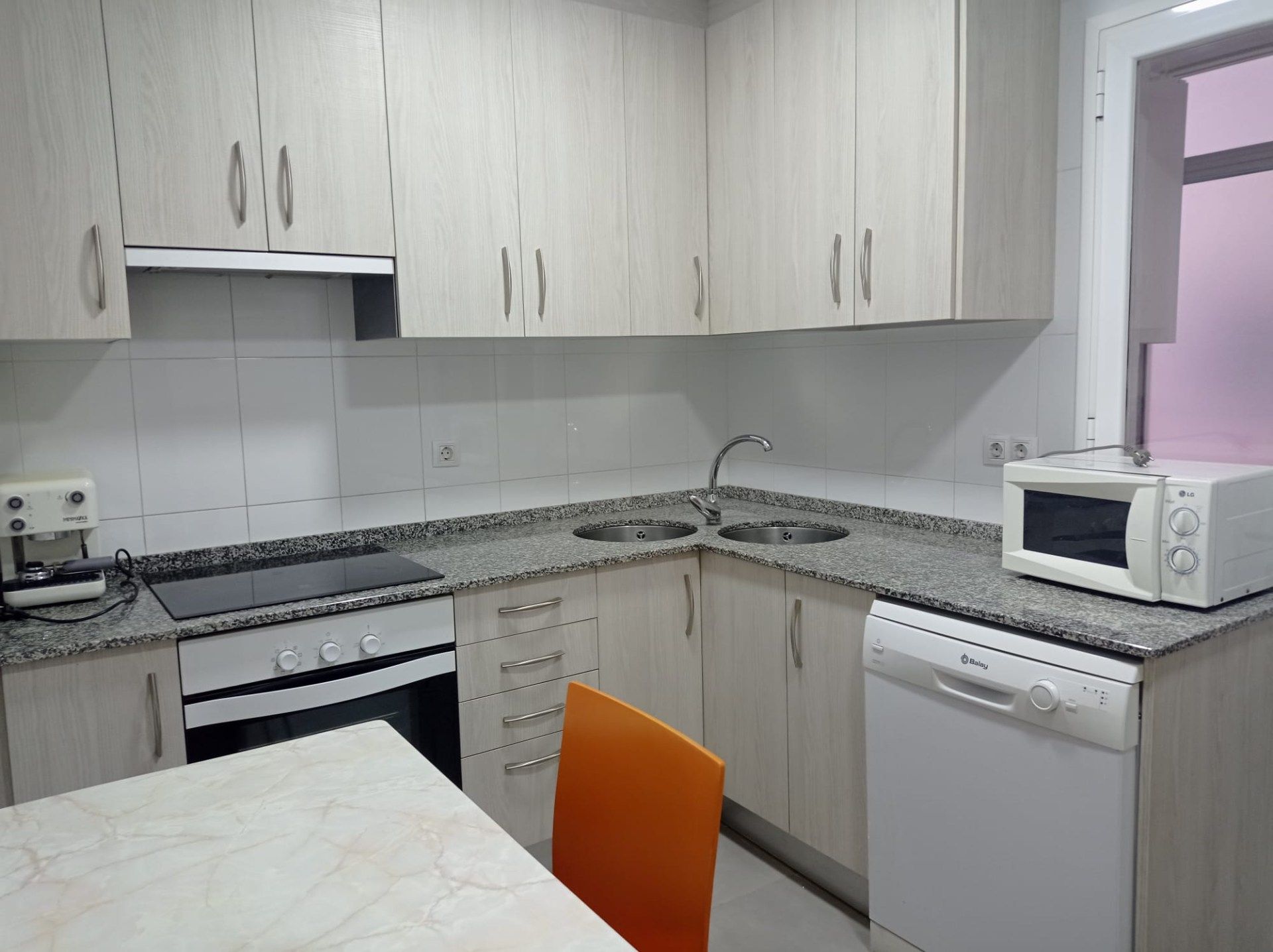 Kitchen of Flat for sale in Monzón  with Heating, Storage room and Furnished