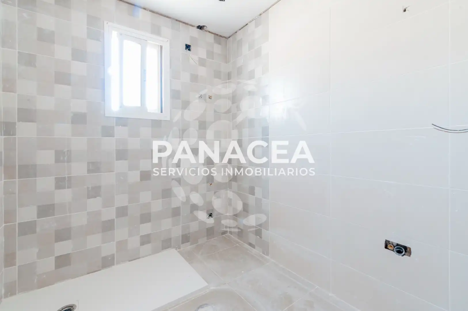 Baño de Piso en venta en Vícar con Amueblado, Balcón y Piscina comunitaria