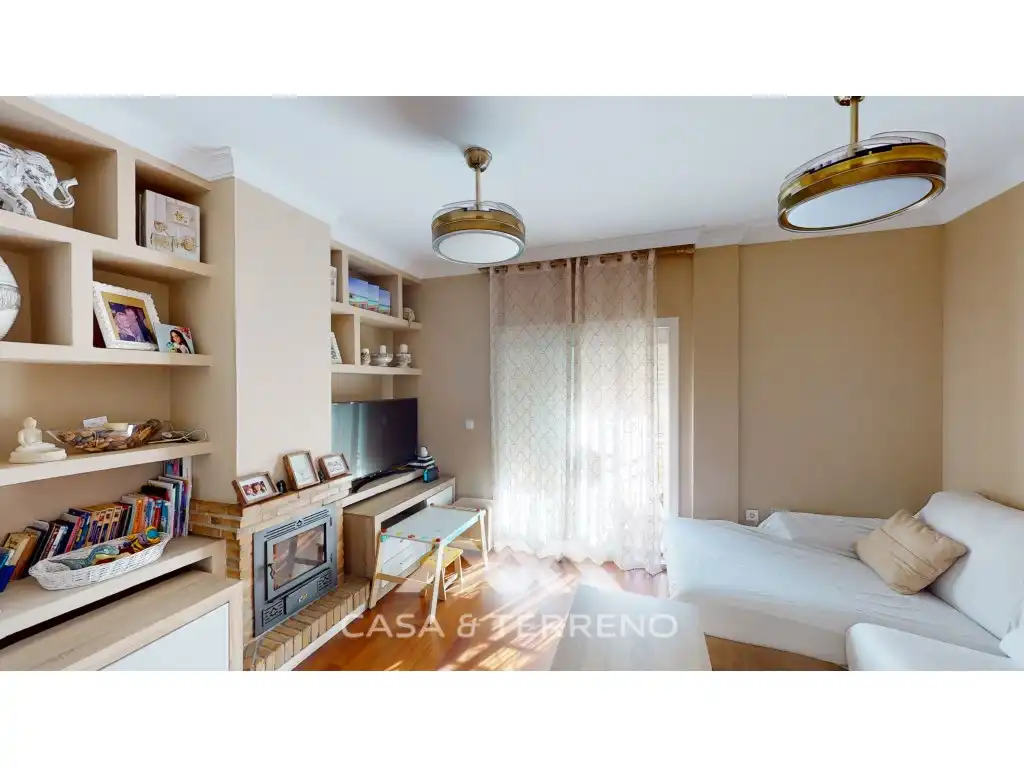 Dormitori de Casa o xalet en venda en Vélez-Málaga amb Aire condicionat, Jardí privat i Terrassa
