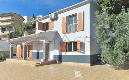 Vista exterior de Casa o xalet en venda en Vallirana amb Calefacció, Jardí privat i Terrassa