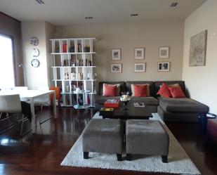 Living room of Flat to rent in  Barcelona Capital  with Air Conditioner, Heating and Parquet flooring