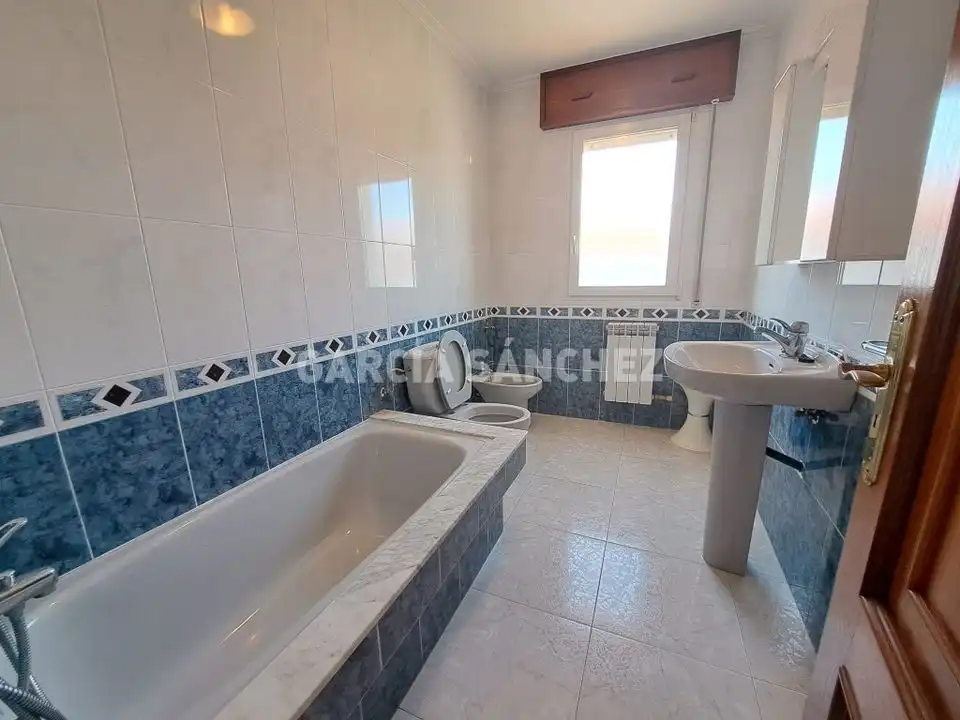 Bathroom of Flat for sale in Boiro  with Storage room