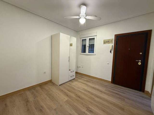 Piso en Venta en Calle SALITRE en Embajadores - Lavapiés