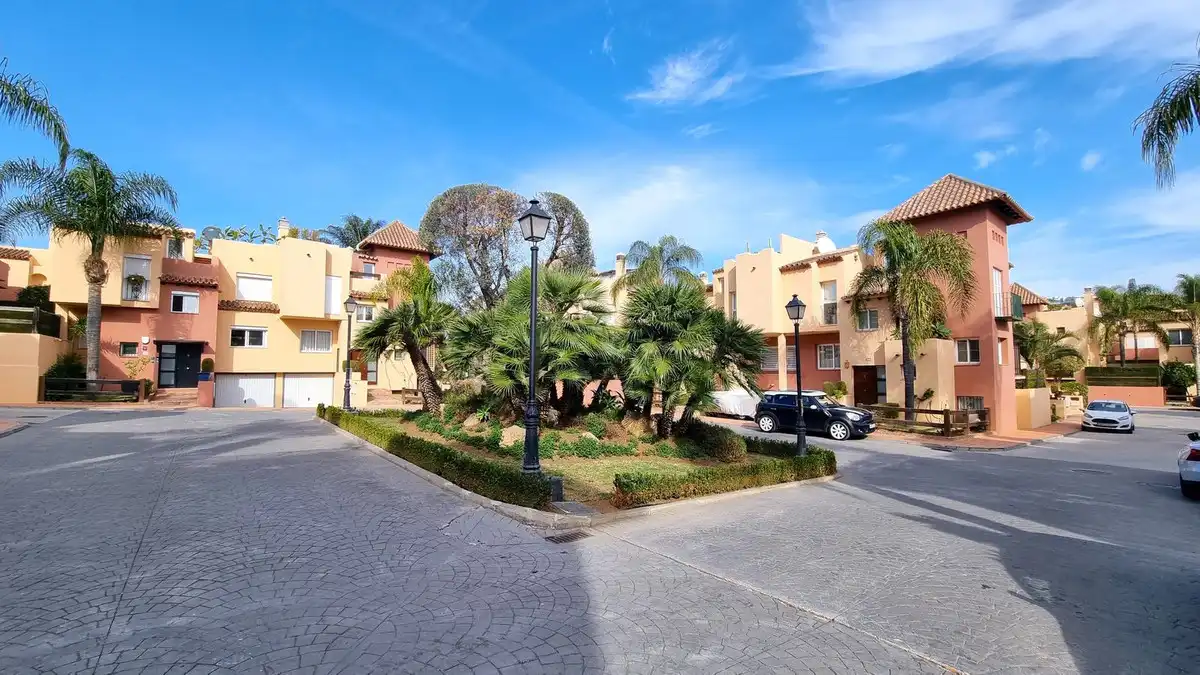 Adosado con piscina en venta en Nueva Andalucía, imagen 5
